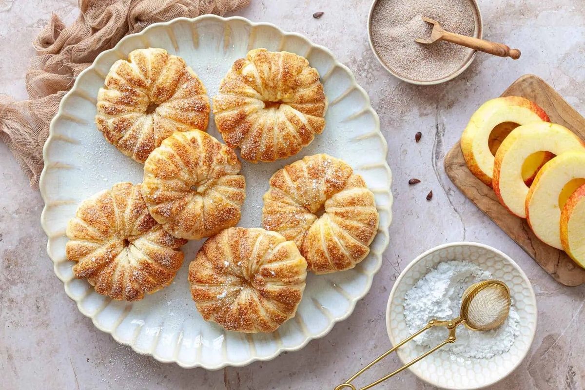 Восхитительные яблочные кольца: простой рецепт с корицей и сахаром