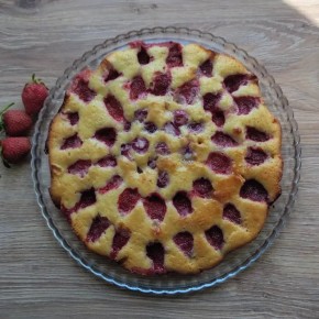 Клубничный пирог, который покорит ваши сердца