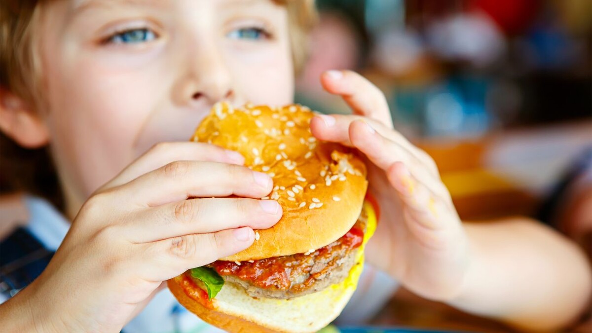Фастфуд под запретом: как Россия борется с детским ожирением
