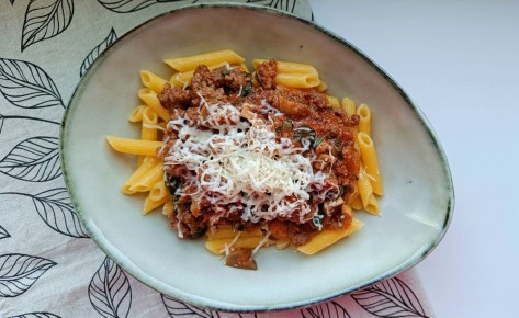 Сочная паста с говядиной и шпинатом: новый взгляд на безглютеновое меню