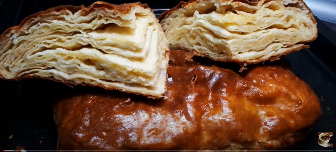 Слойки на кефире: легкий и вкусный рецепт для всей семьи