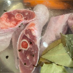 Продукты, способные повысить уровень мочевой кислоты и навредить суставам