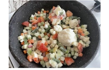 Легкие рецепты с замороженными овощами и яйцами для быстрого ужина