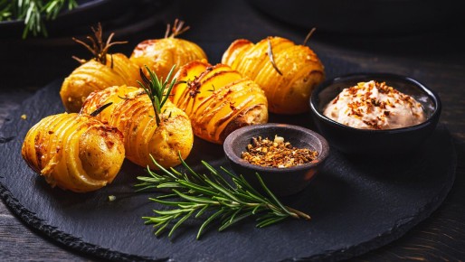 Запеченная картошка-гармошка: восхитительный гарнир на любой стол