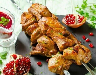 Шашлык из свинины с разбавленным гранатовым соком: секреты необычного маринования