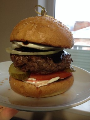 Непревзойденный вкус: Как приготовить идеальный бургер с говядиной