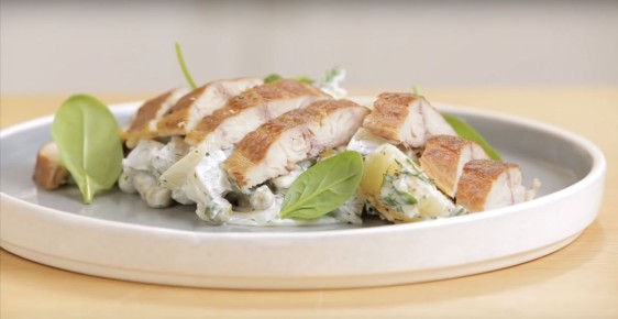 Сытный немецкий салат с копченым сомом: идеальное блюдо для настоящих мужчин