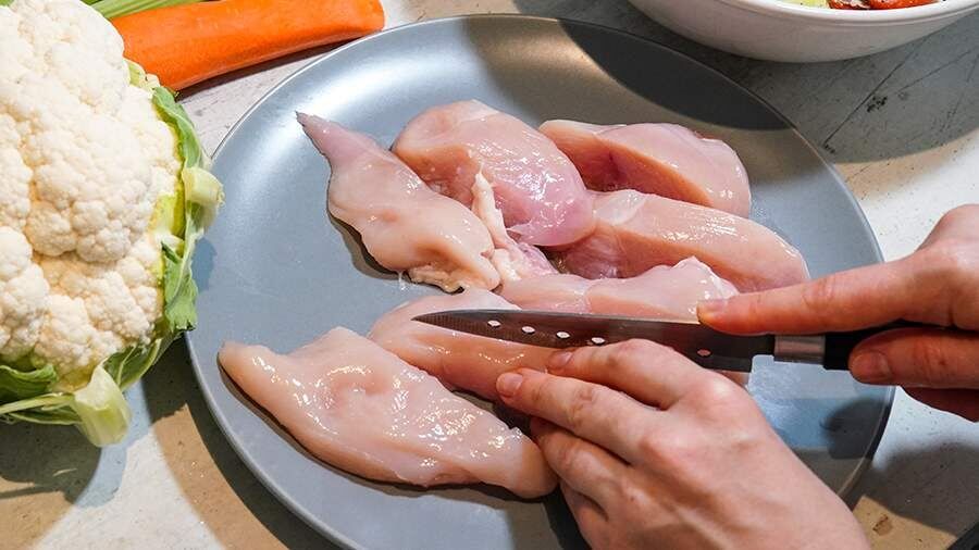 Как распознать обработанное химией мясо и курицу