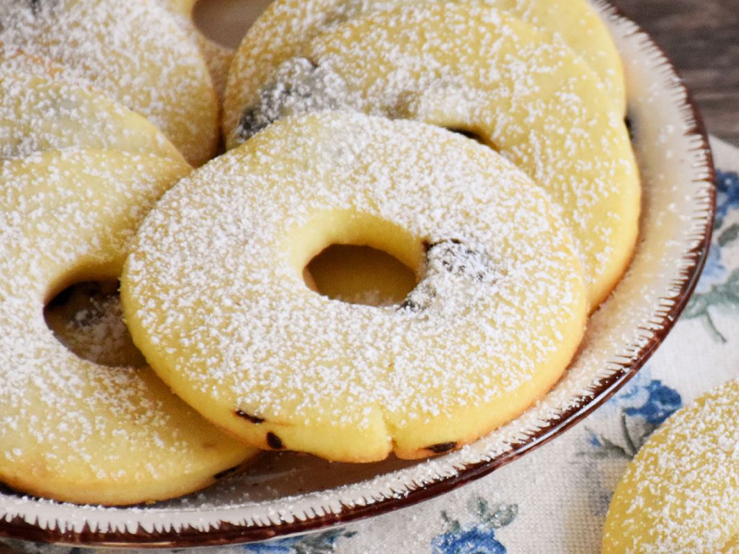 Секреты идеального рассыпчатого печенья с вишней