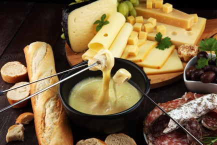 Изящное фондю: как приготовить дома
