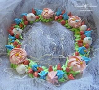 Непревзойденный венок из швейцарской меренги: секреты приготовления