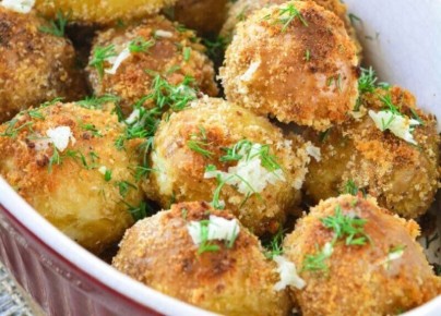 Как приготовить вкусную чесночную картошку в духовке