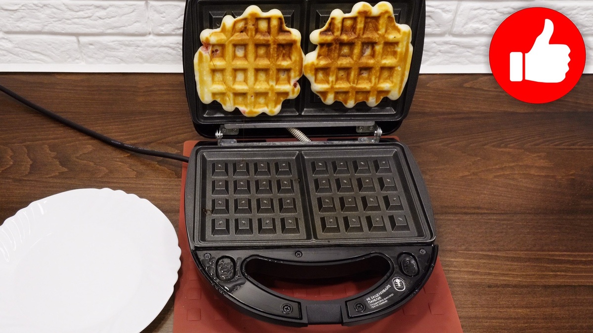 Нежные вафли с клубникой: идеальное угощение к чаю