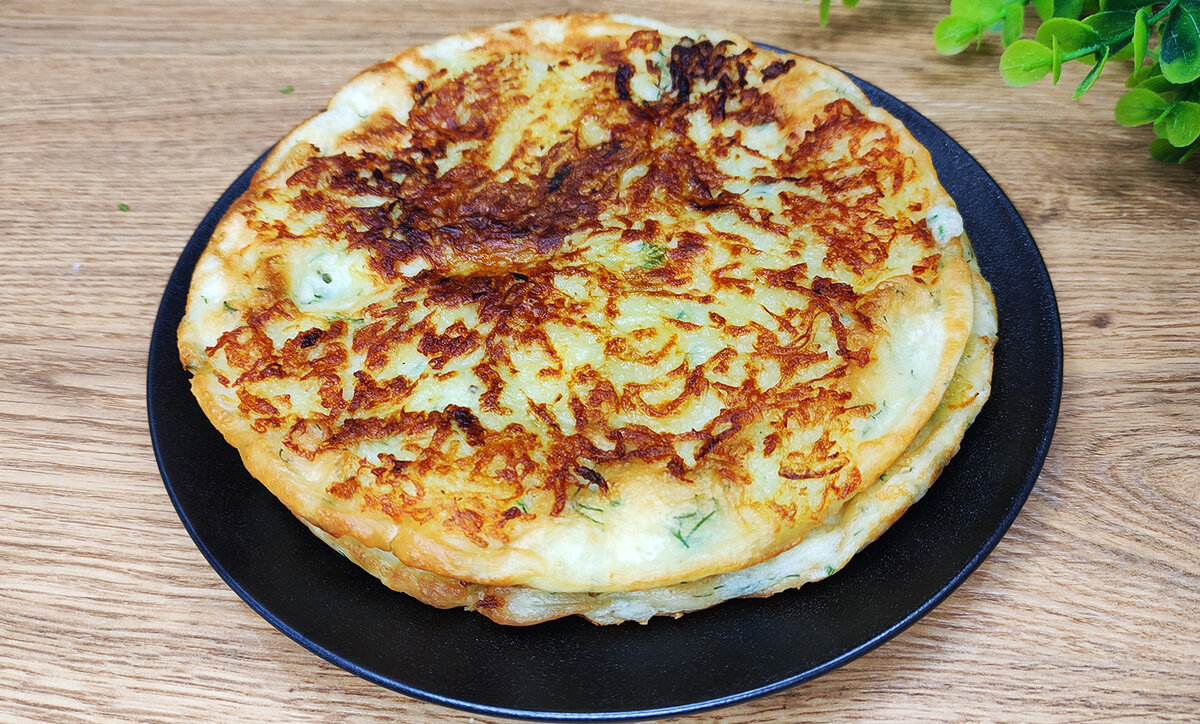 Как приготовить золотистую картофельную лепешку на сковороде