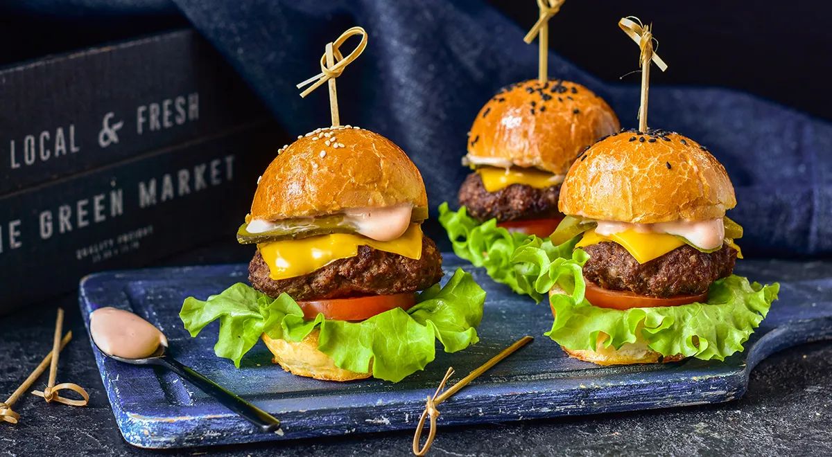 Мини-бургеры: вкусное дополнение к вашему фуршету