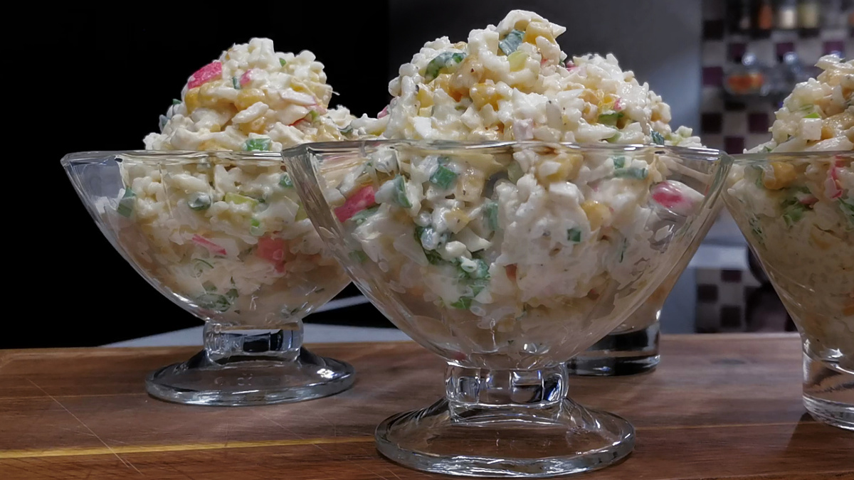 Салат «Нежный вечер» удивляет оригинальным сочетанием вкусов