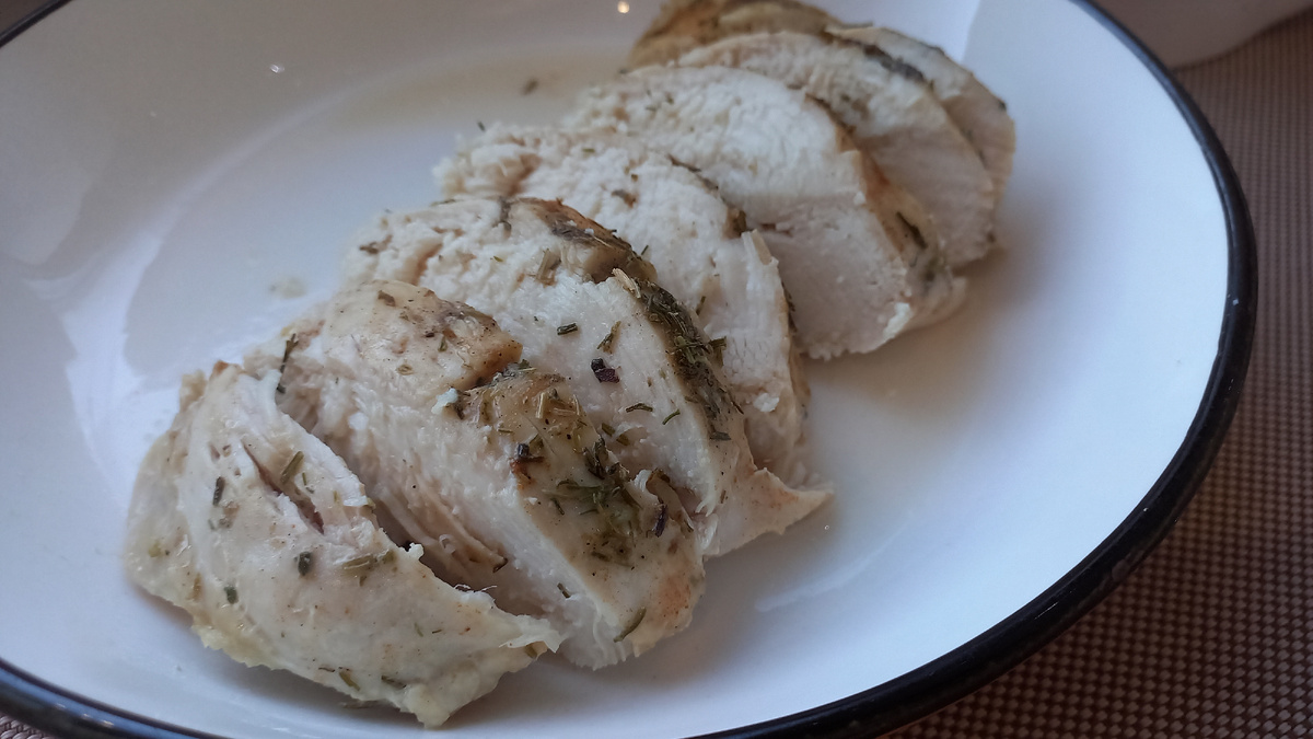 Как запечь куриную грудку: простой и вкусный рецепт