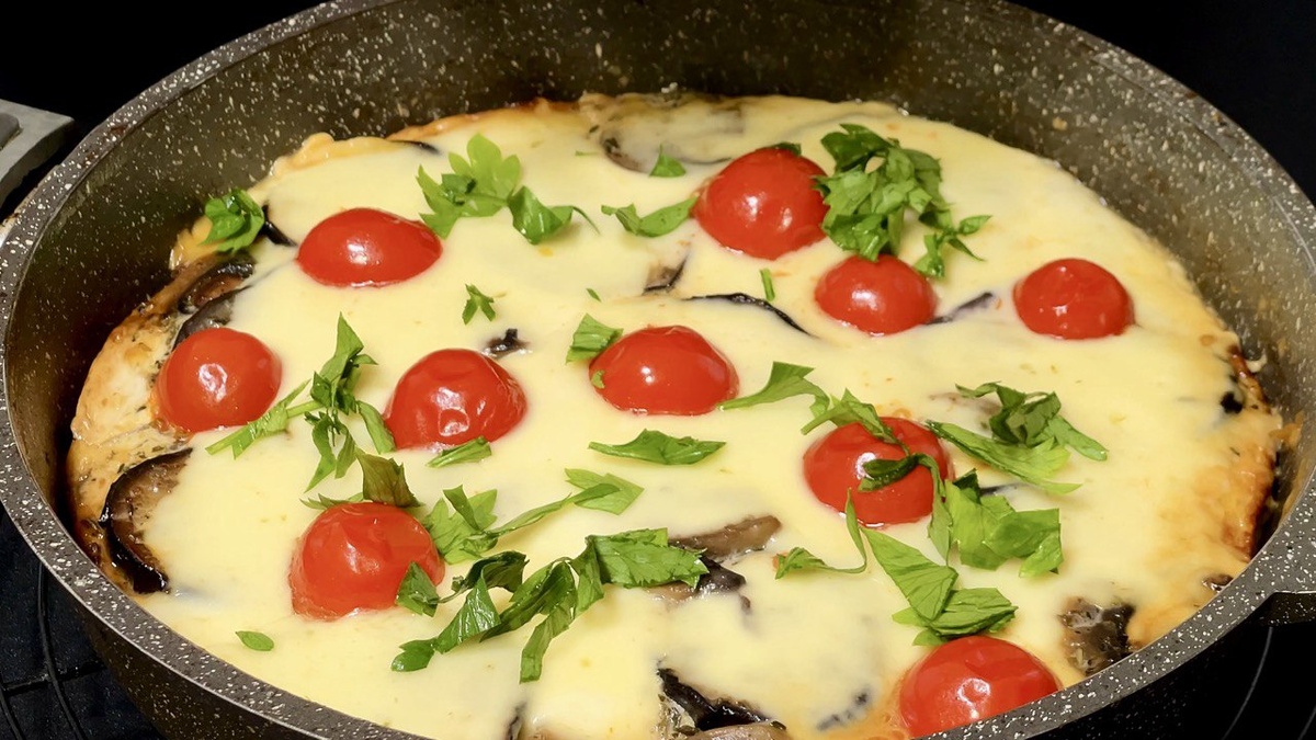 Вкусная запеканка из баклажанов и шампиньонов на сковороде