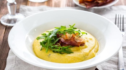 Полента с беконом и тимьяном: необычное блюдо на каждый день