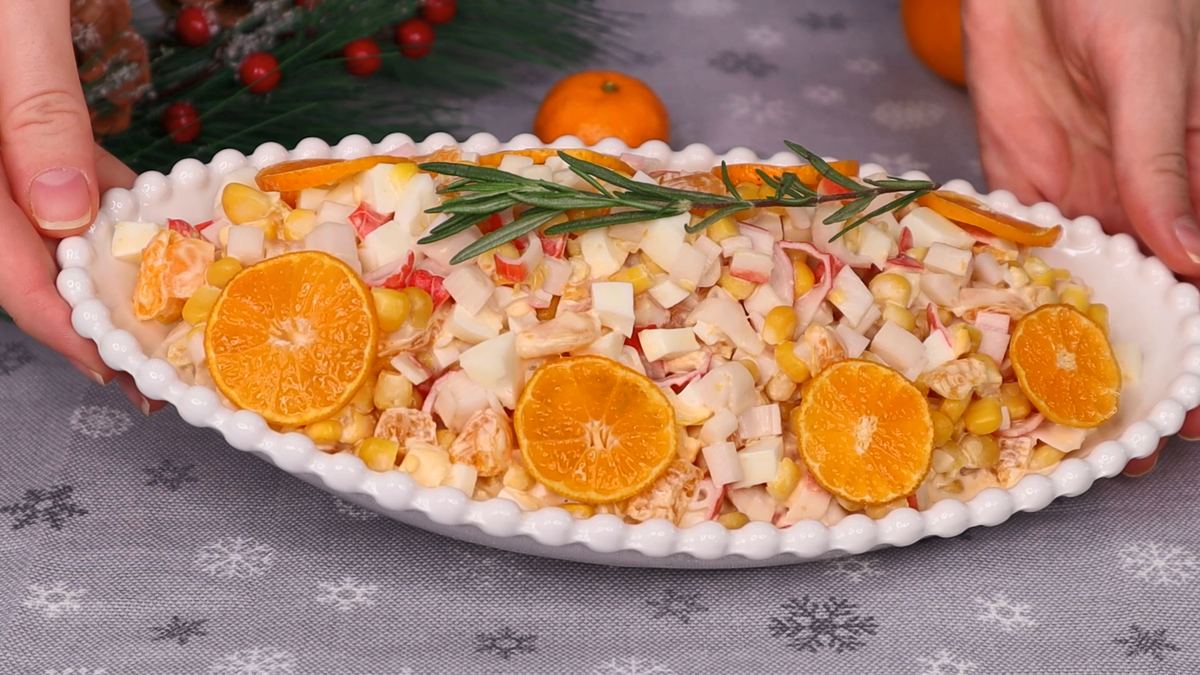 Новый взгляд на крабовый салат: оригинальный рецепт с неожиданным акцентом