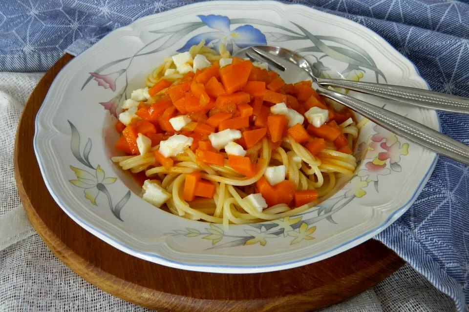 Необычная паста с морковным соусом: на что способна простая корнеплодная звезда