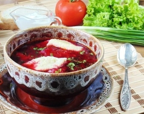 Горячий свекольник с галушками: вкус и польза в каждой ложке
