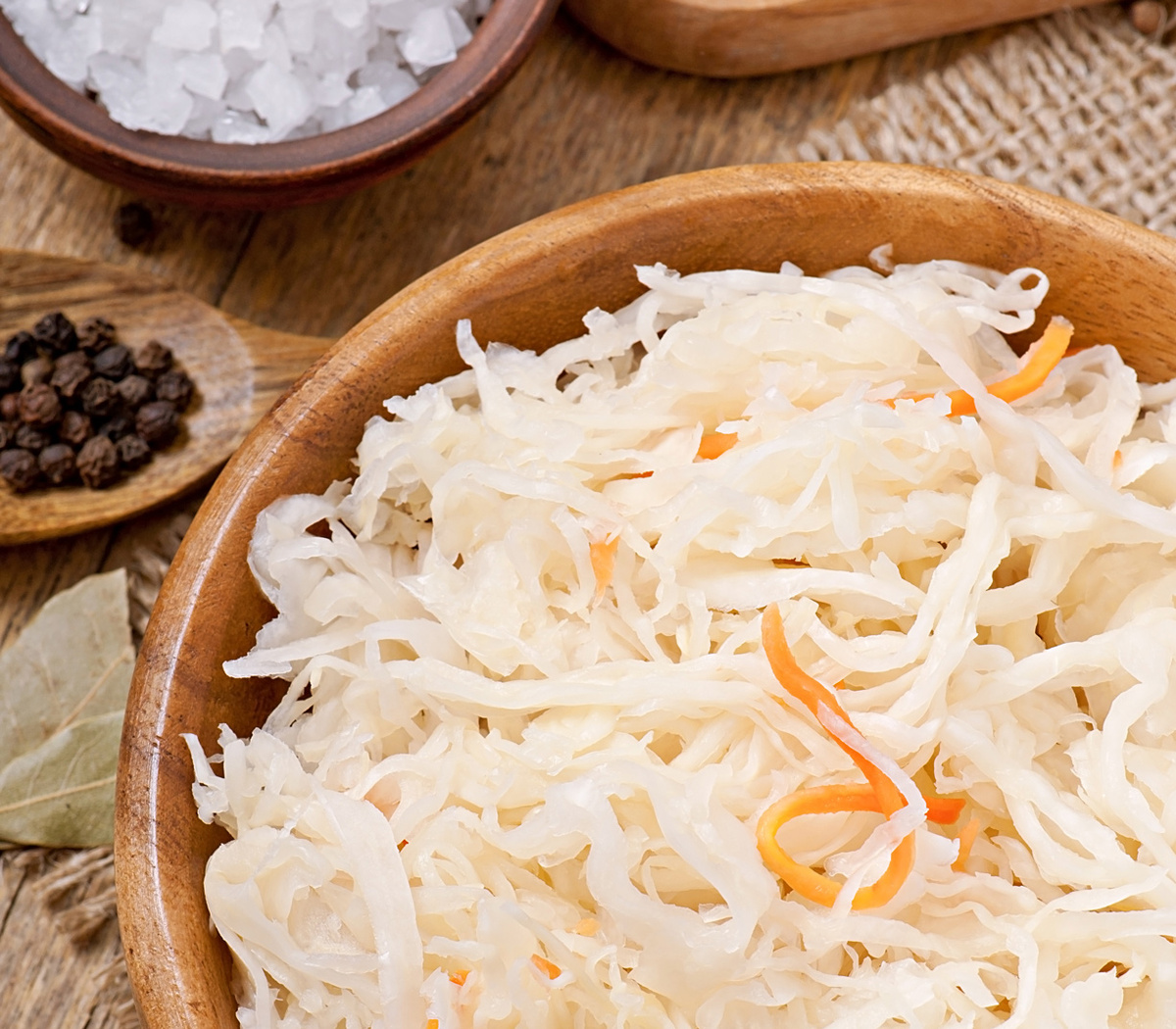 Как приготовить квашеную капусту с острым перчиком: простой рецепт для здоровья