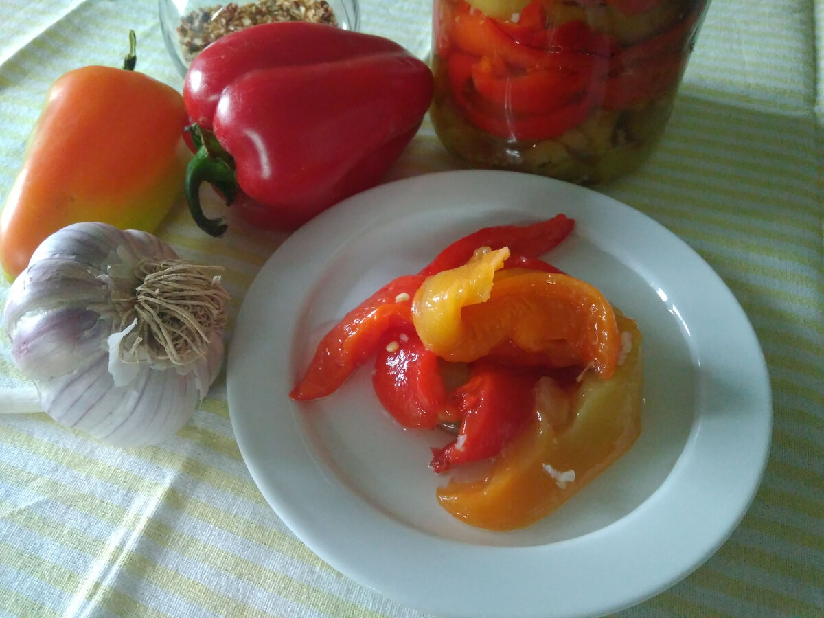 Нежный маринованный сладкий перец для ярких летних застолий
