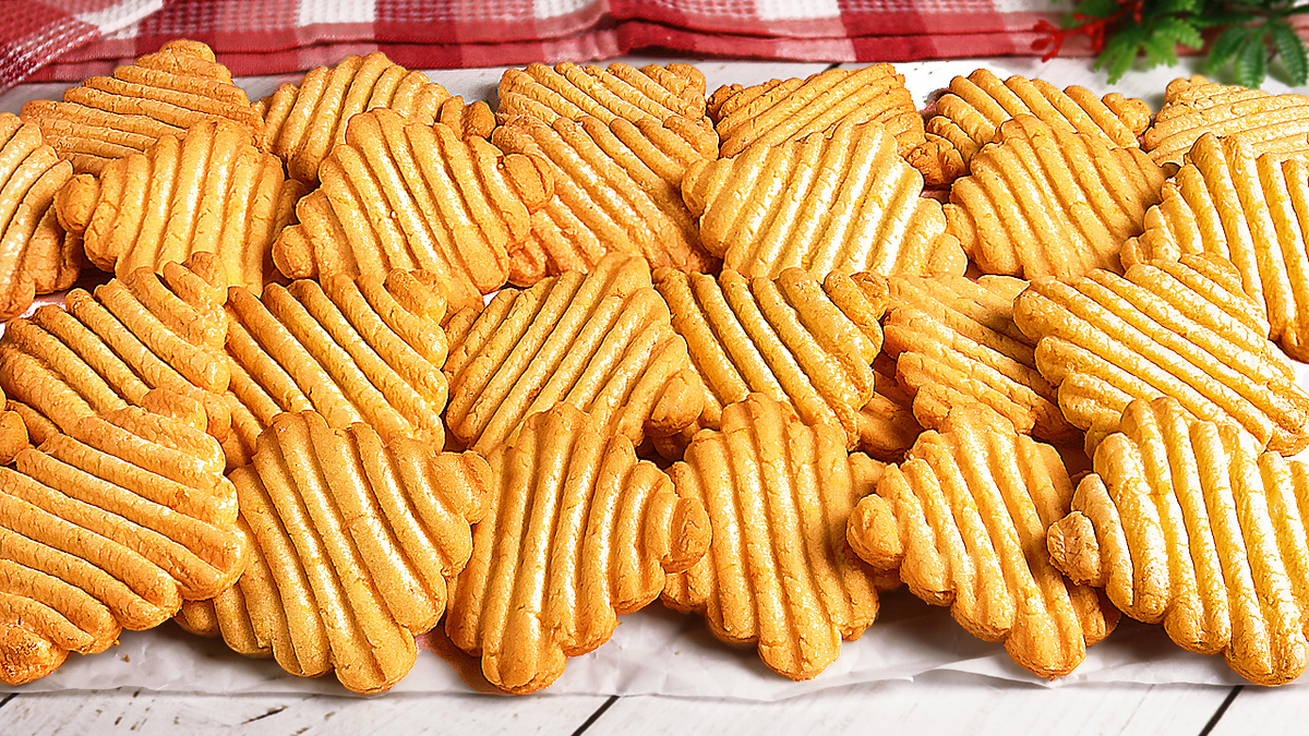 Вкус детства: золотистое песочное печенье для уютного чаепития