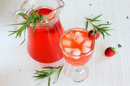 Клубничный компот с лимоном и тархуном: идеальный летний напиток