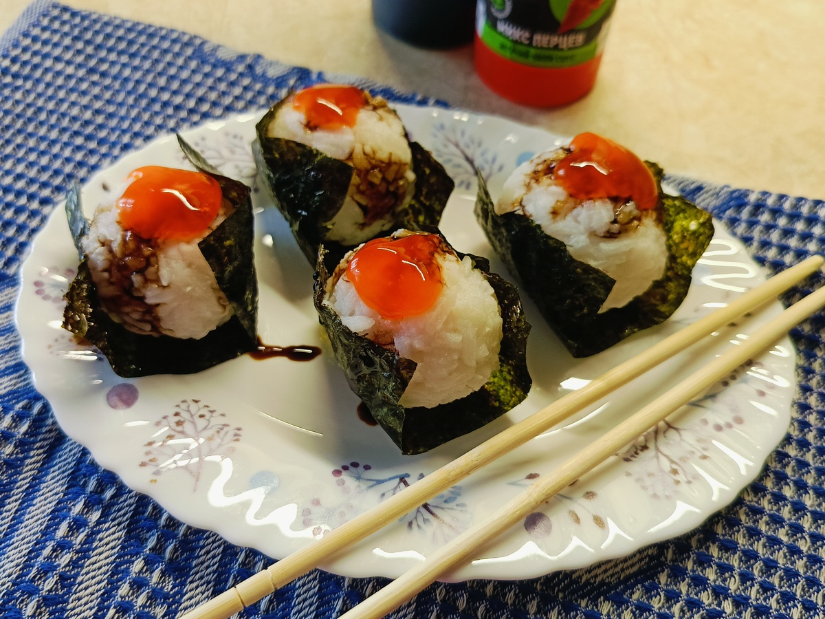 Непередаваемый вкус онигири с красной рыбой
