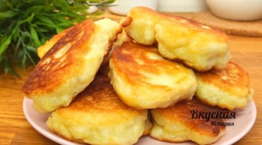 Простые оладьи без яиц и молока — вкусный момент для всей семьи