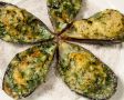 Запечённые мидии Киви под камамбером с петрушкой