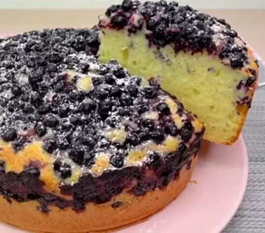 Как испечь идеальный ягодный пирог: простой рецепт для начинающих