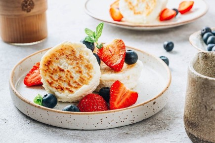 Почему порции сырников в кафе выглядят такими маленькими и как это влияет на меню