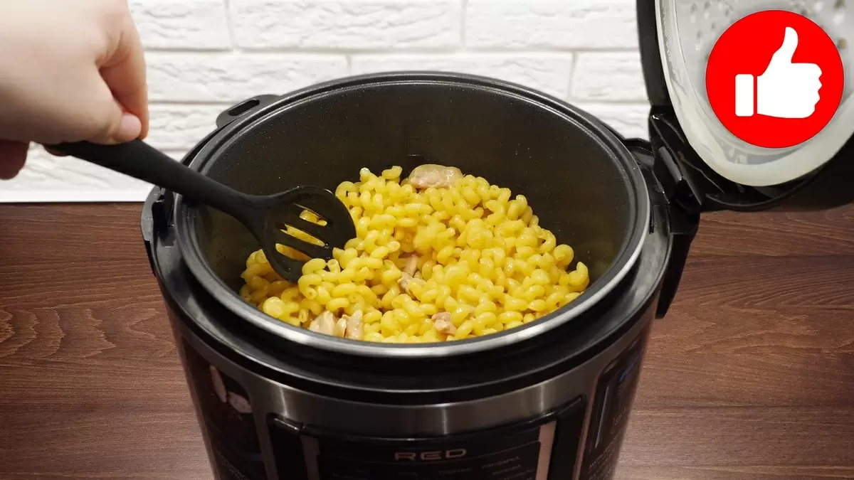 Макароны с курочкой в мультиварке: идеальный обед за минуту