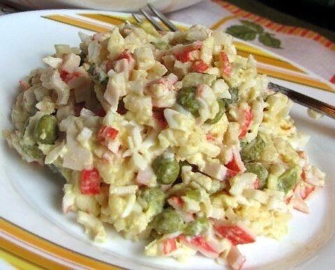 Салат с крабовыми палочками: вкусный и яркий рецепт