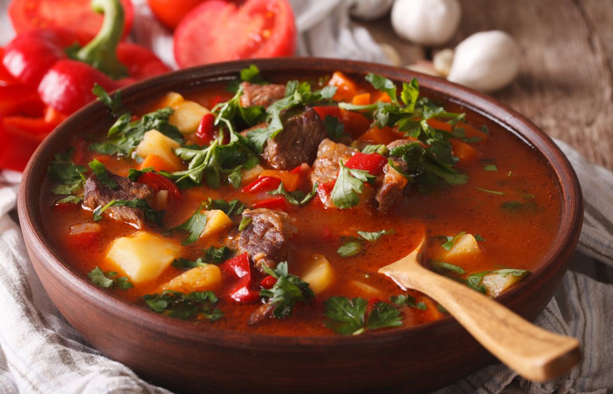Суп-гуляш с говядиной: насыщенный вкус венгерской традиции
